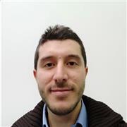 Musicista e laureando impartisce lezioni di chitarra classica elettrica e acustica